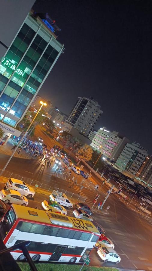 Corner House Hostel Dubai Exterior foto